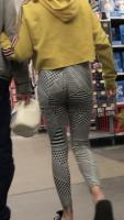 Cutie shopping at a store in leggings-pics