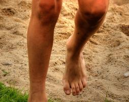 Torans Feet Sand